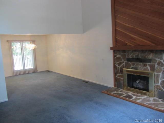 138 Fairway Landing - Photo 3