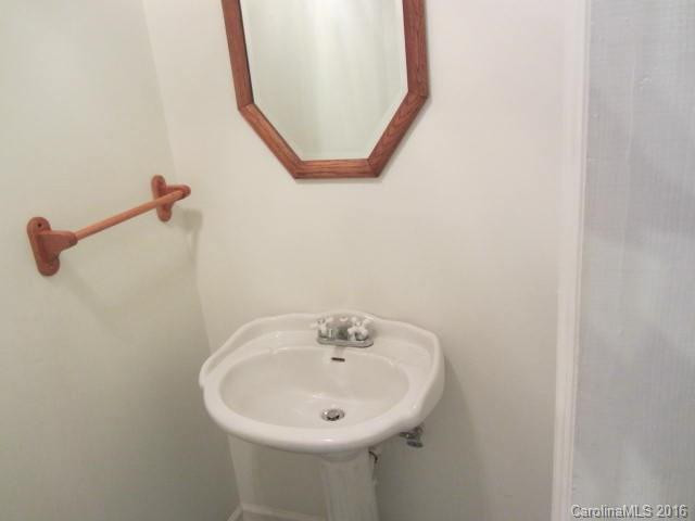 138 Fairway Landing - Photo 6