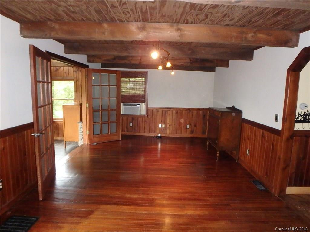 312 Oakdale Drive - Photo 2