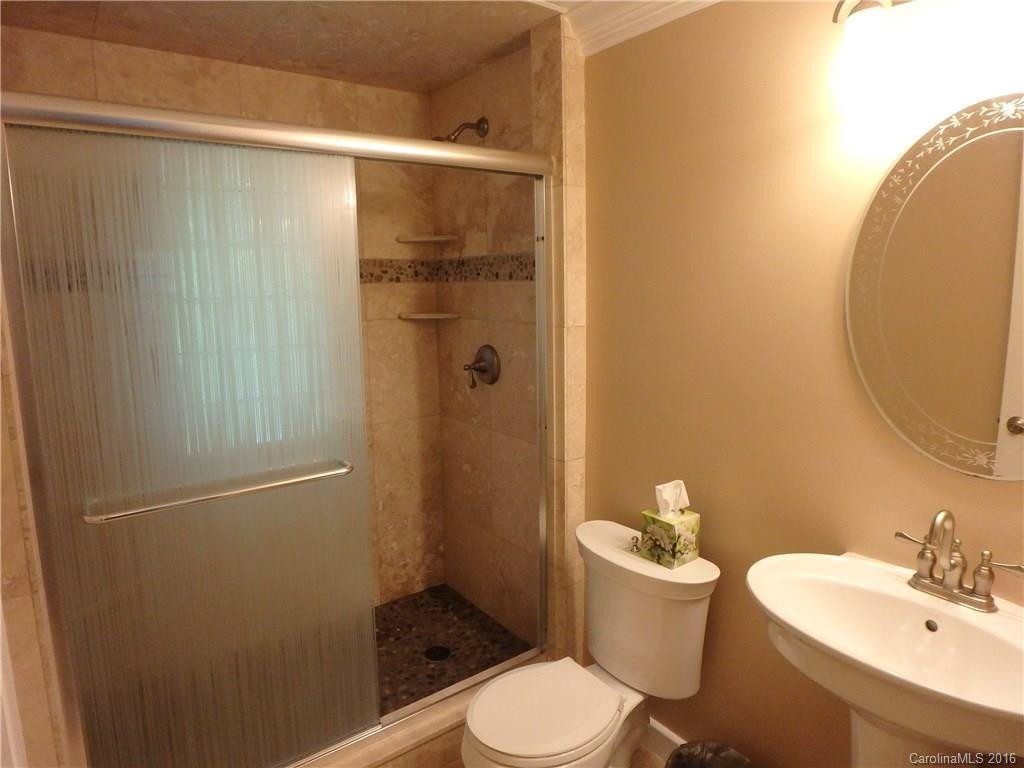 312 Oakdale Drive - Photo 4