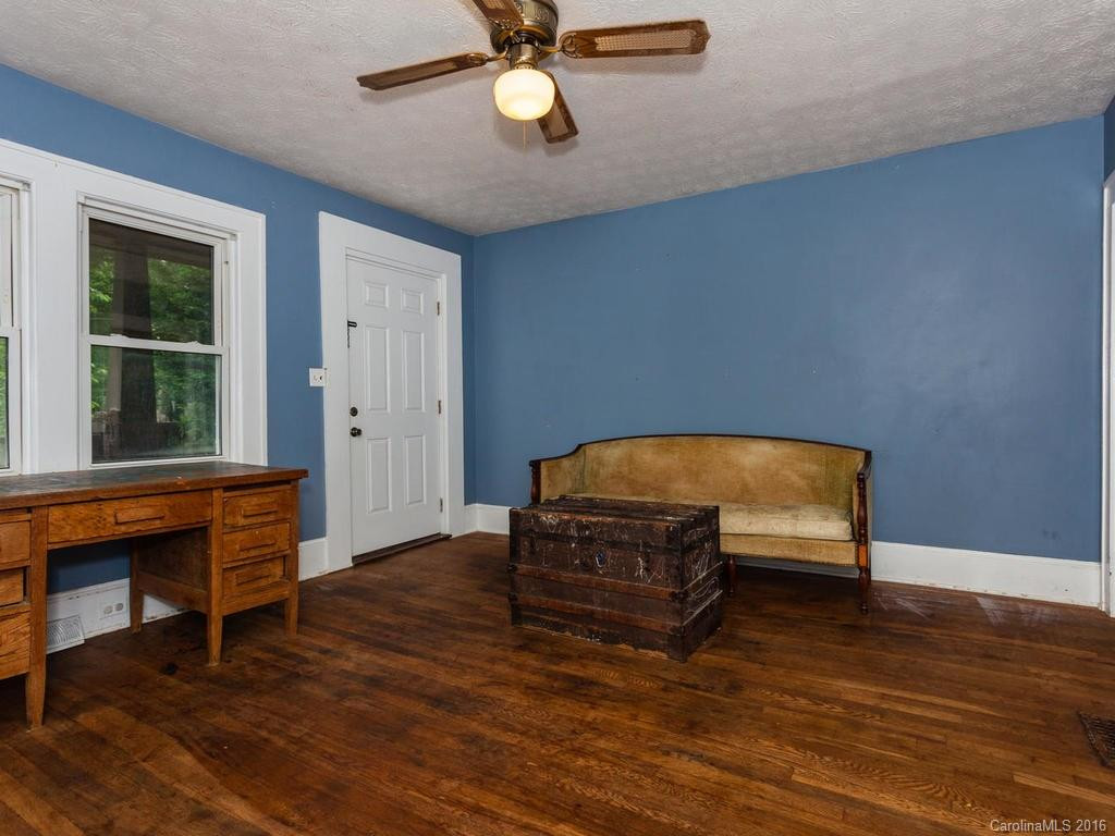 221 Sulphur Springs Road - Photo 7