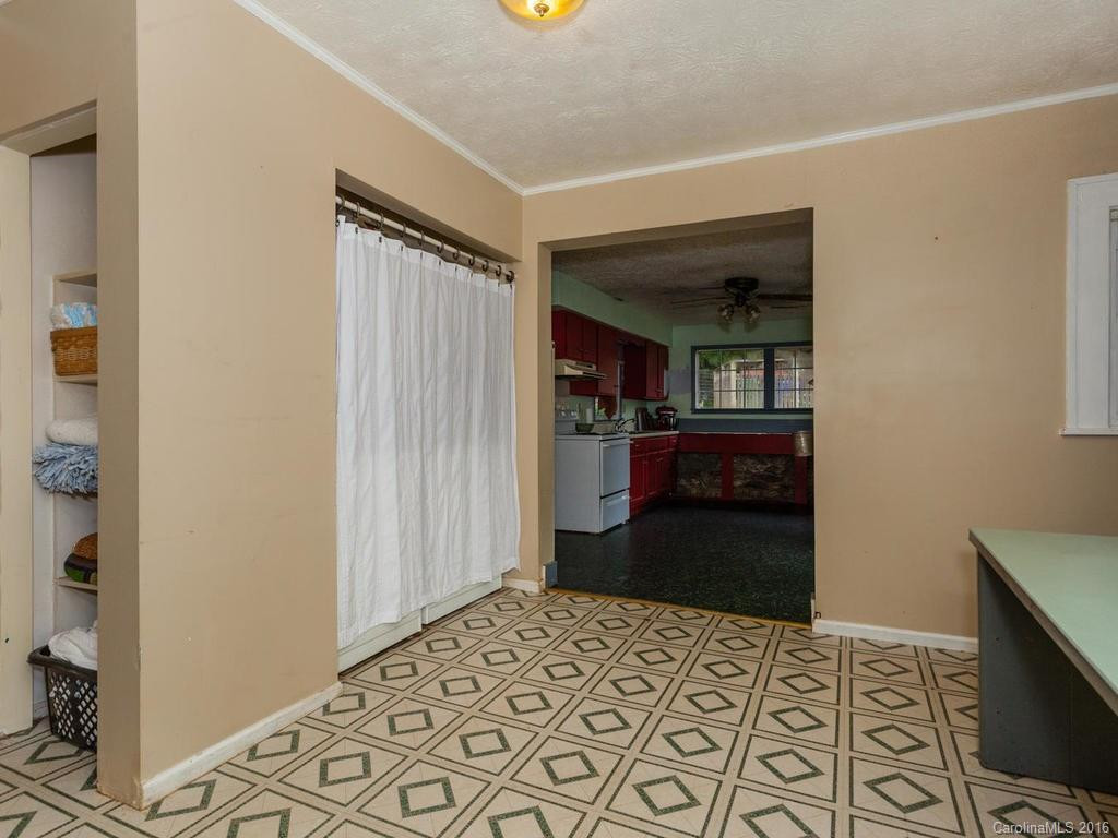 221 Sulphur Springs Road - Photo 10