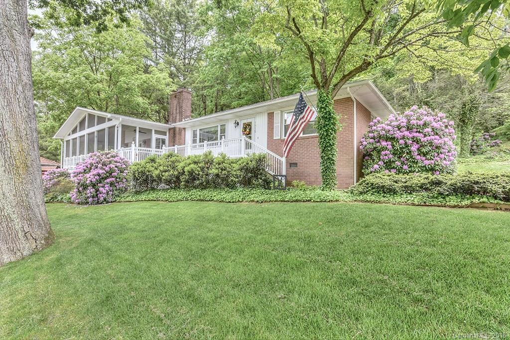1815 Lakeshore Drive
