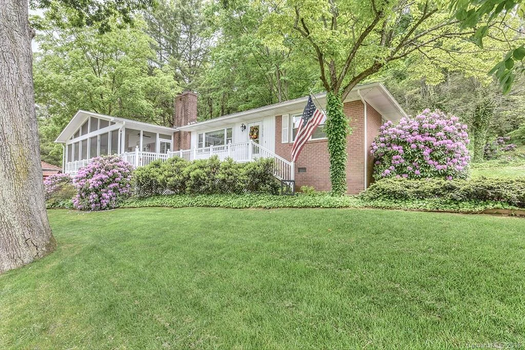 1815 Lakeshore Drive