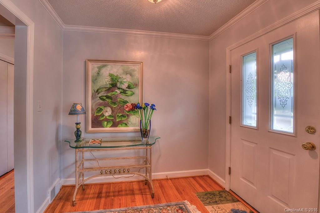 1815 Lakeshore Drive - Photo 2