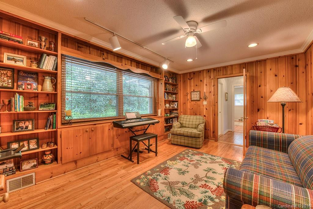 1815 Lakeshore Drive - Photo 16