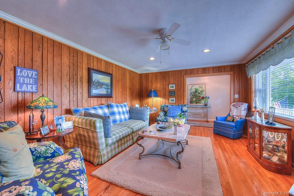 1815 Lakeshore Drive - Photo 3