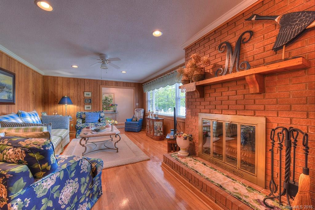 1815 Lakeshore Drive - Photo 5