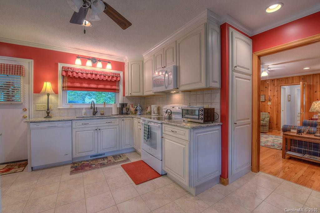 1815 Lakeshore Drive - Photo 8