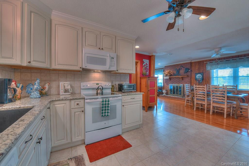 1815 Lakeshore Drive - Photo 9