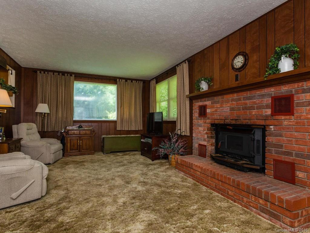 1020 Carousel Lane - Photo 11