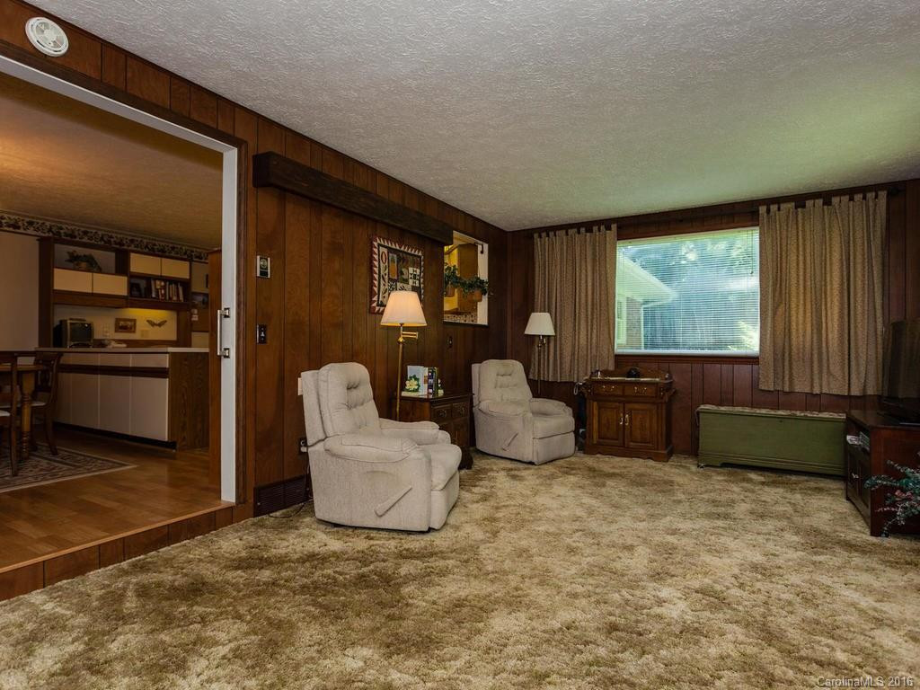 1020 Carousel Lane - Photo 12