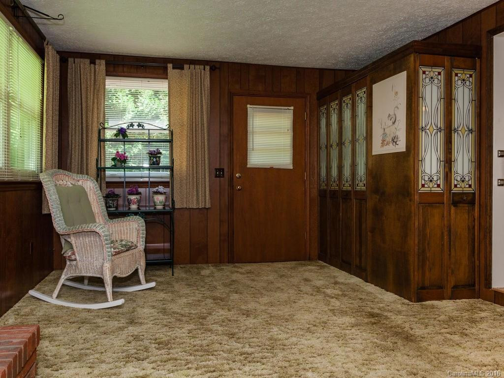 1020 Carousel Lane - Photo 13