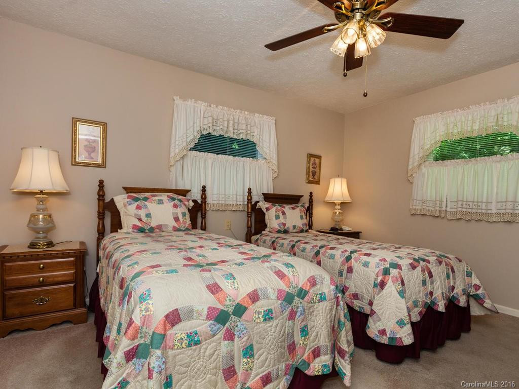 1020 Carousel Lane - Photo 16