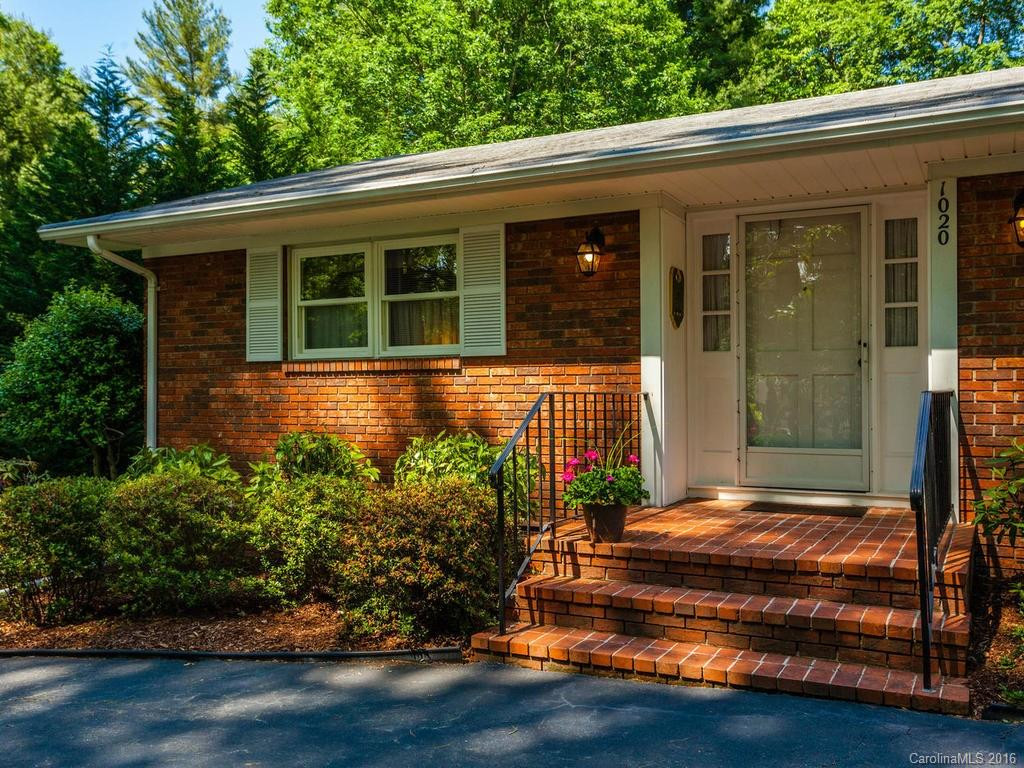 1020 Carousel Lane - Photo 3
