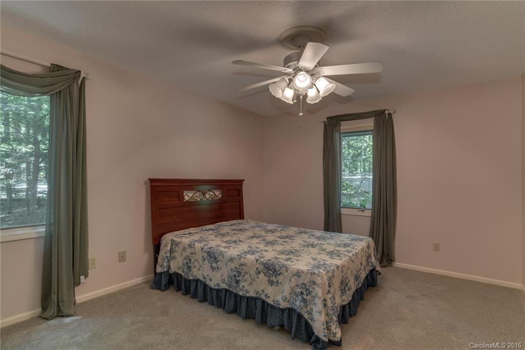 565 Mountain Laurel Drive - Photo 16