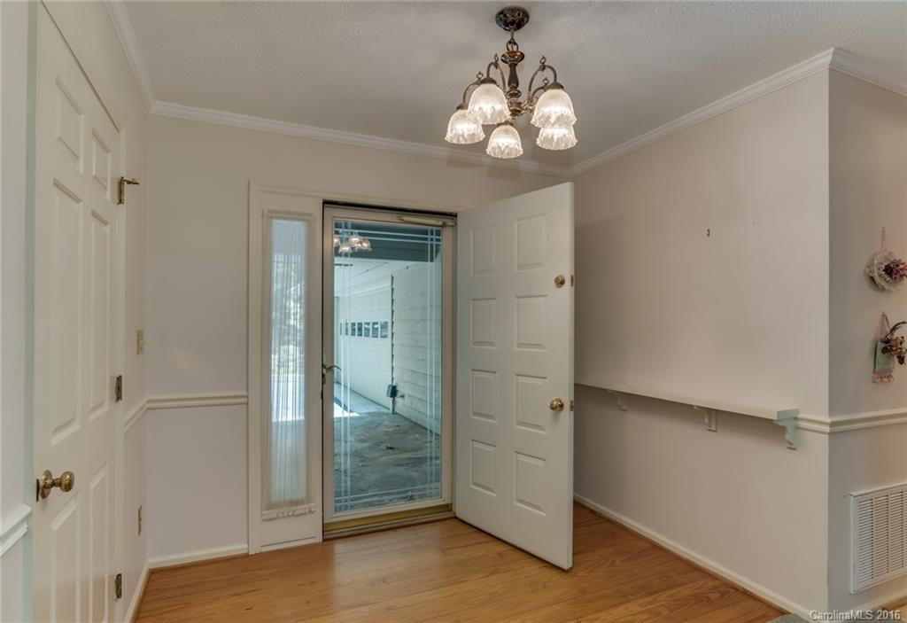 565 Mountain Laurel Drive - Photo 3
