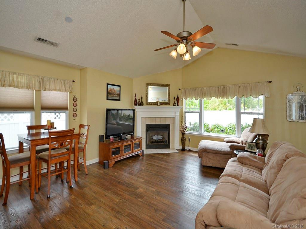 15 Sunview Circle - Photo 2