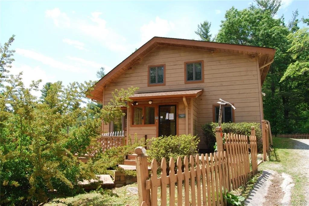 295 Thomas Road