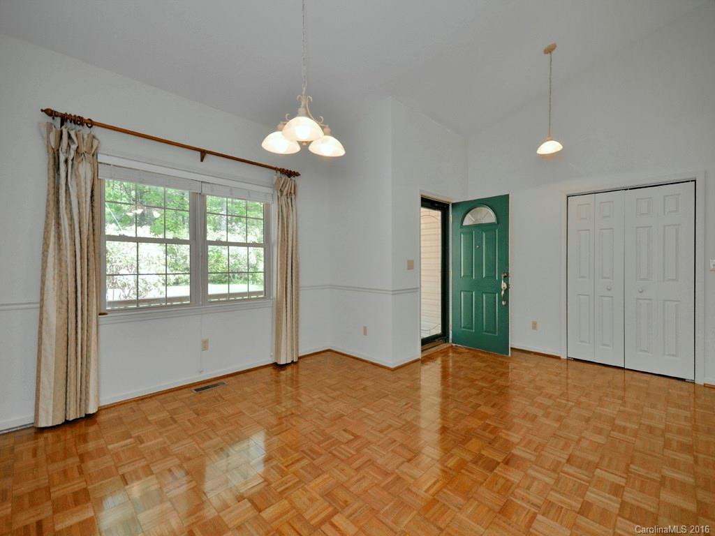 23 Warren Lane - Photo 2