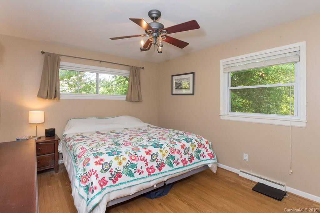 317 Northeast Avenue - Photo 11
