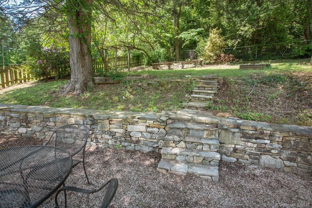 317 Northeast Avenue - Photo 17