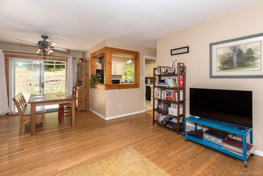 317 Northeast Avenue - Photo 6