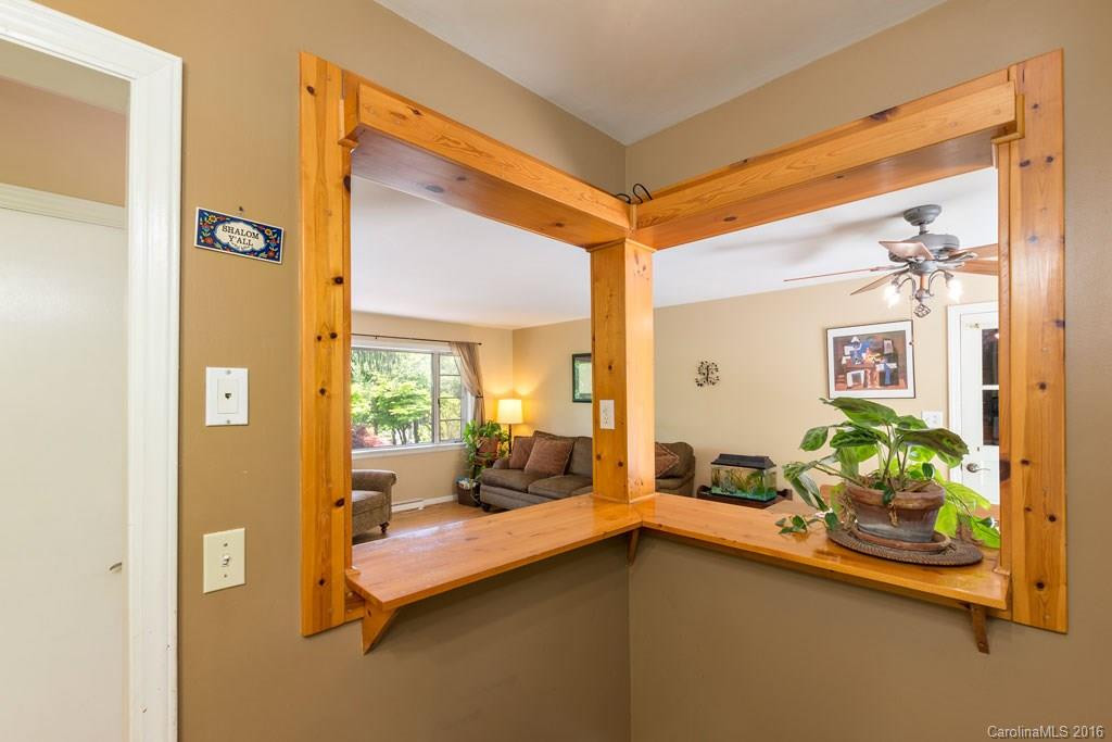 317 Northeast Avenue - Photo 8