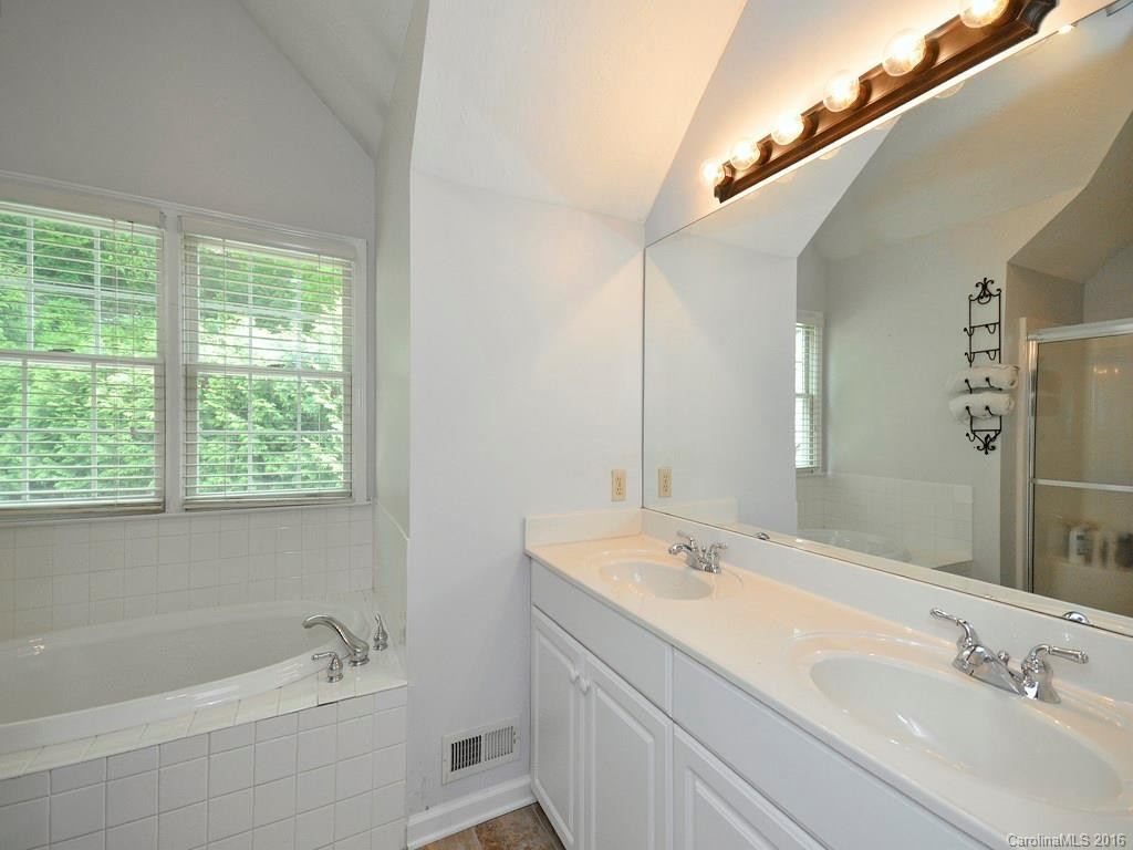 395 Knollwood Drive #3 - Photo 11