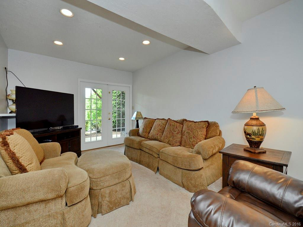 395 Knollwood Drive #3 - Photo 12