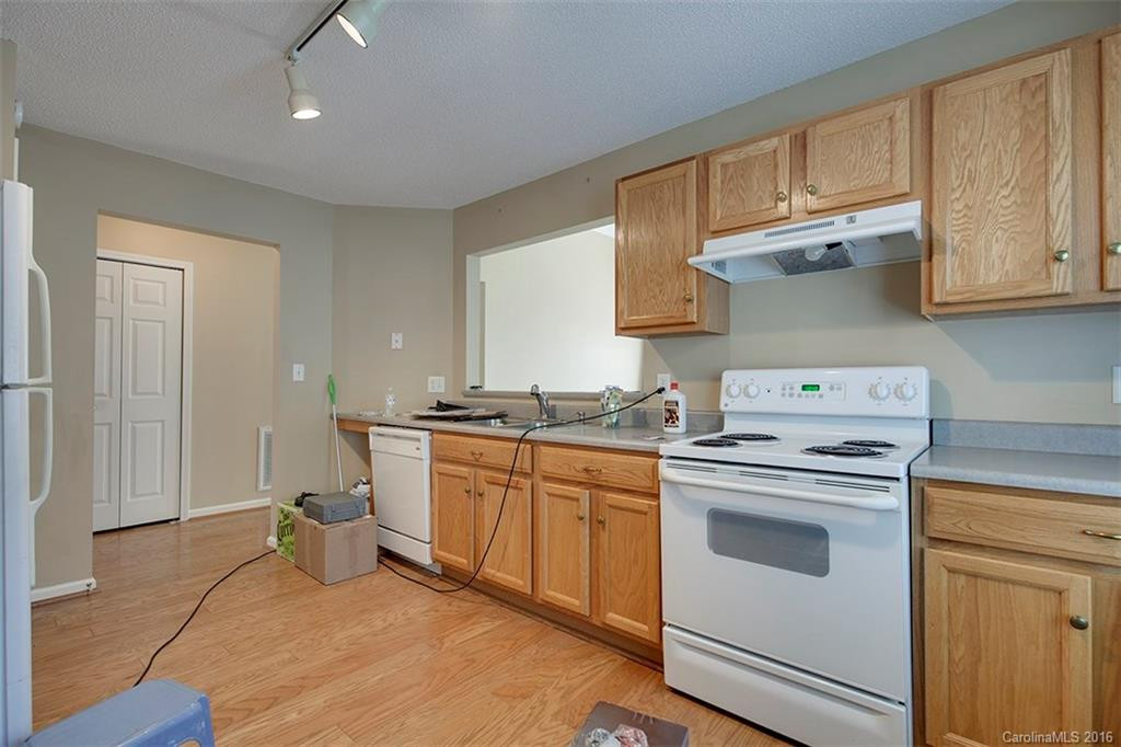74 Danbury Lane - Photo 4