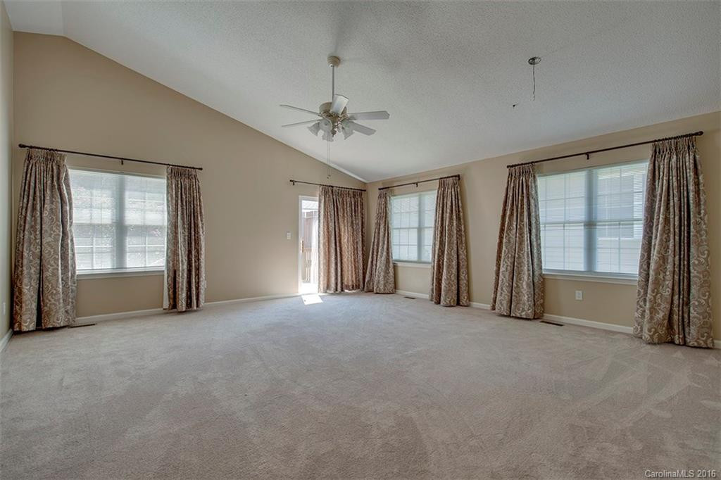 74 Danbury Lane - Photo 6