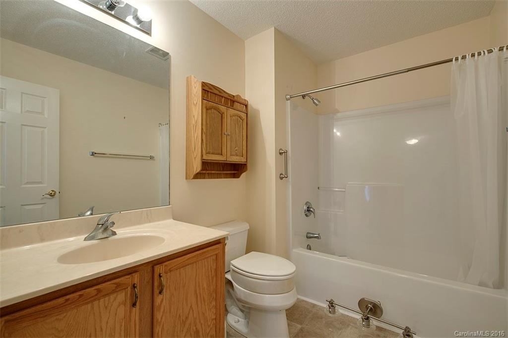 74 Danbury Lane - Photo 10