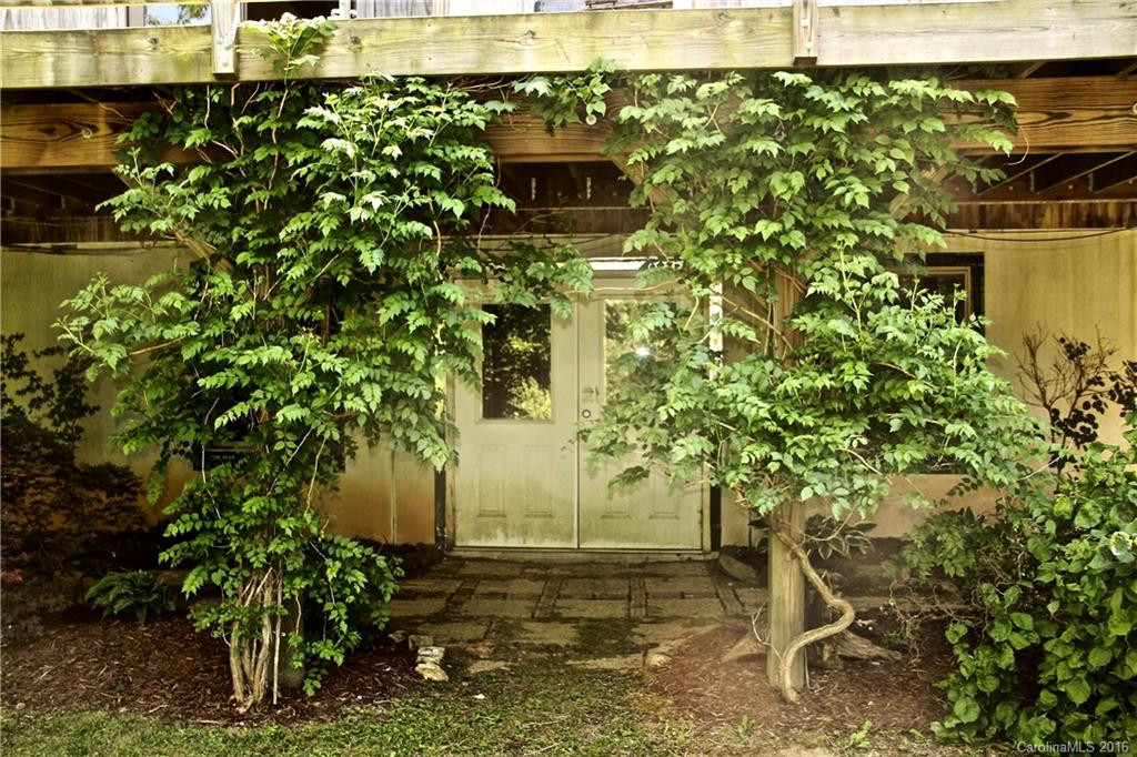 335 Orchard Park Drive - Photo 3