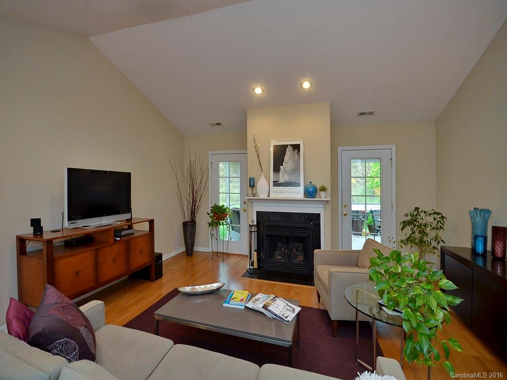 37 Slosman Drive - Photo 3