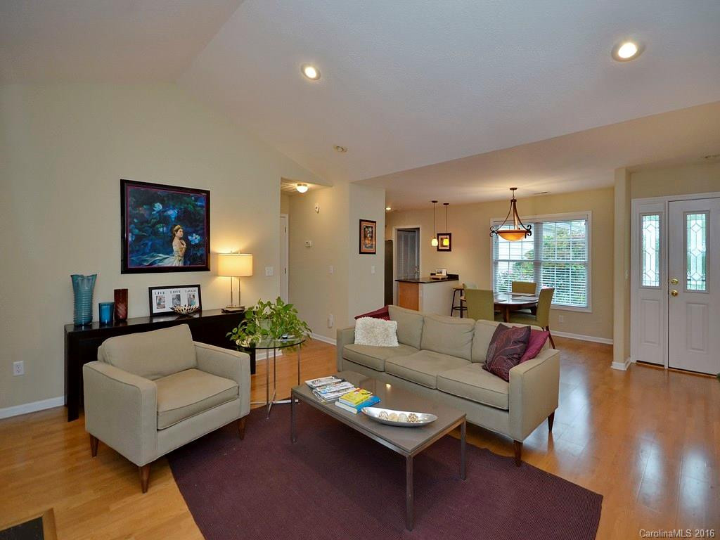 37 Slosman Drive - Photo 4