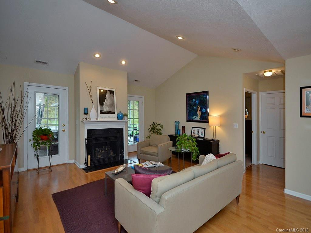 37 Slosman Drive - Photo 7