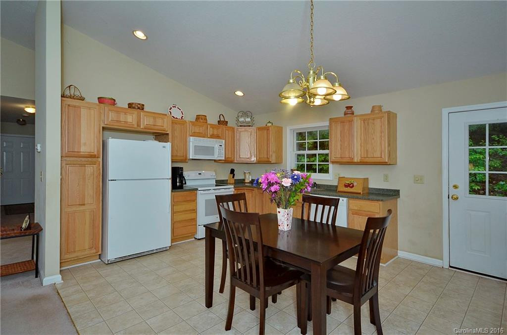 2 Park Knoll Drive - Photo 5
