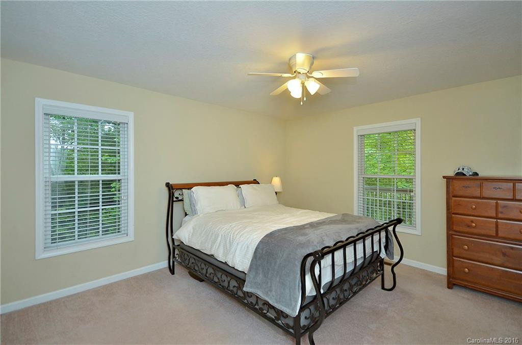 2 Park Knoll Drive - Photo 7