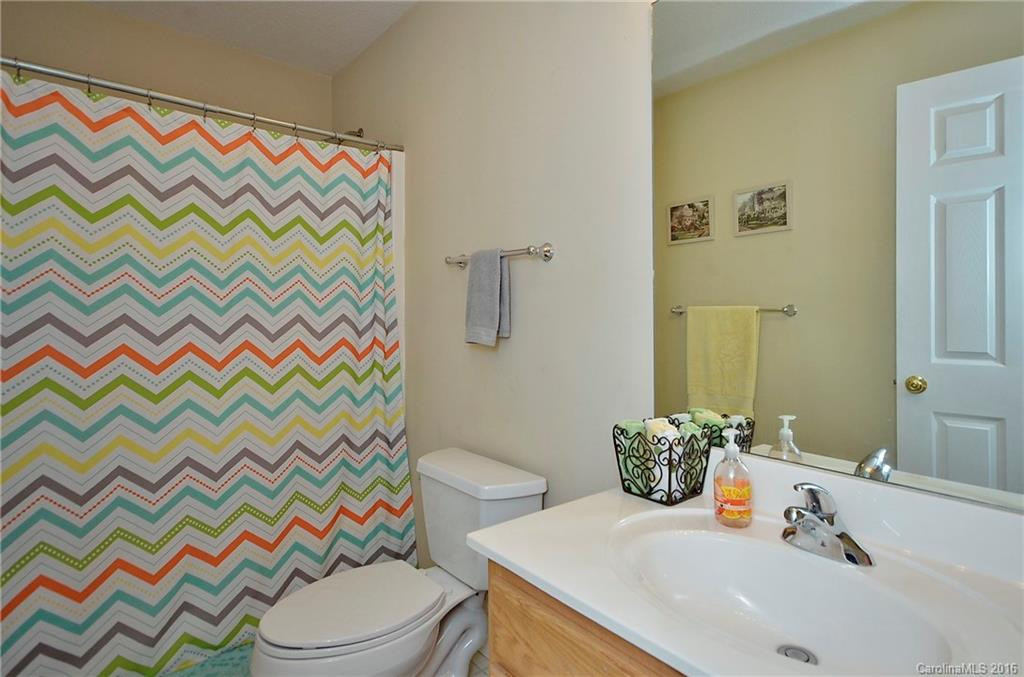 2 Park Knoll Drive - Photo 10