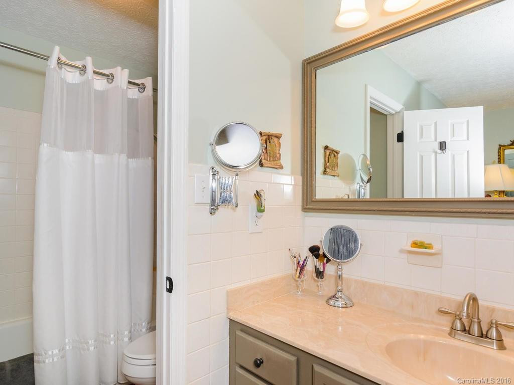 111 Hilltop Road - Photo 18