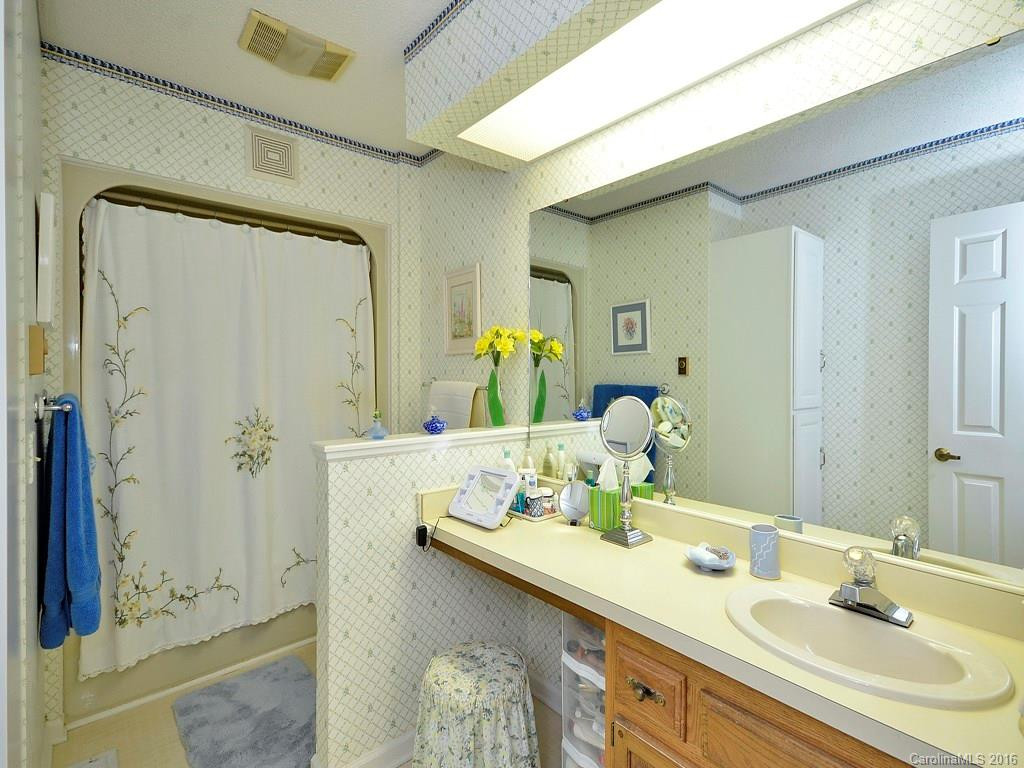 405 White Oak Drive #405 - Photo 9