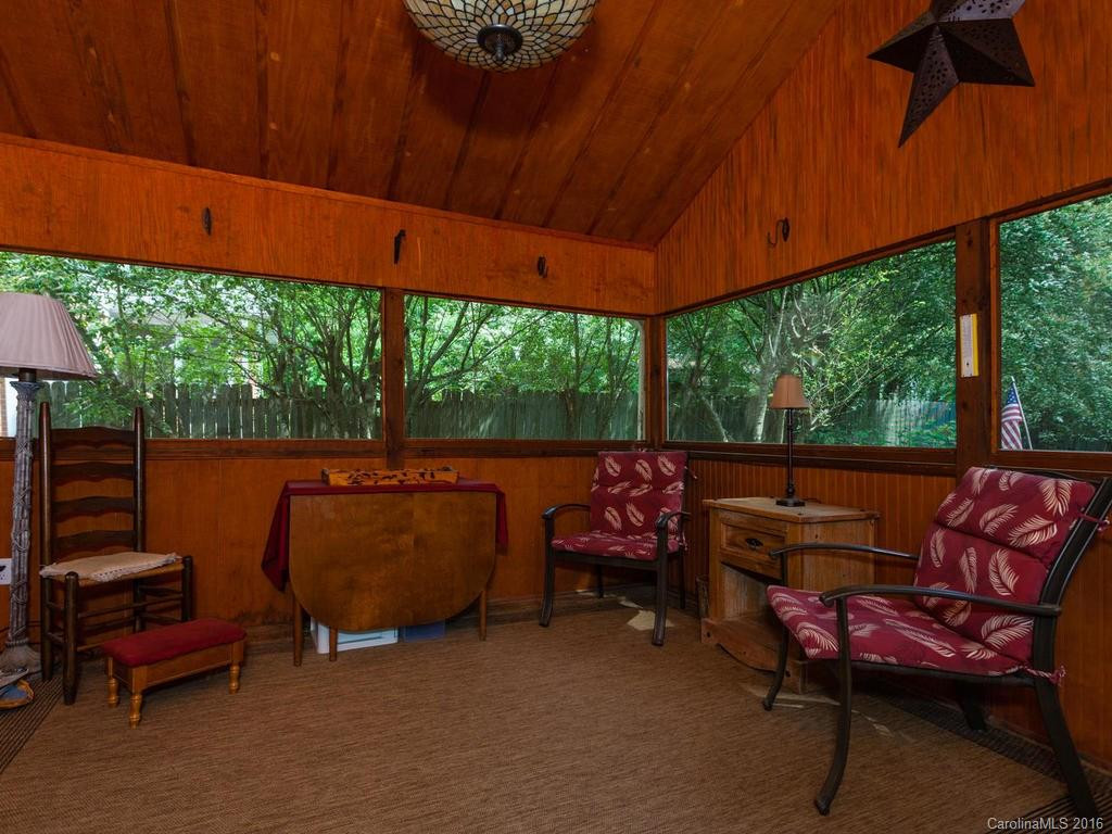 534 Broadway Street - Photo 18