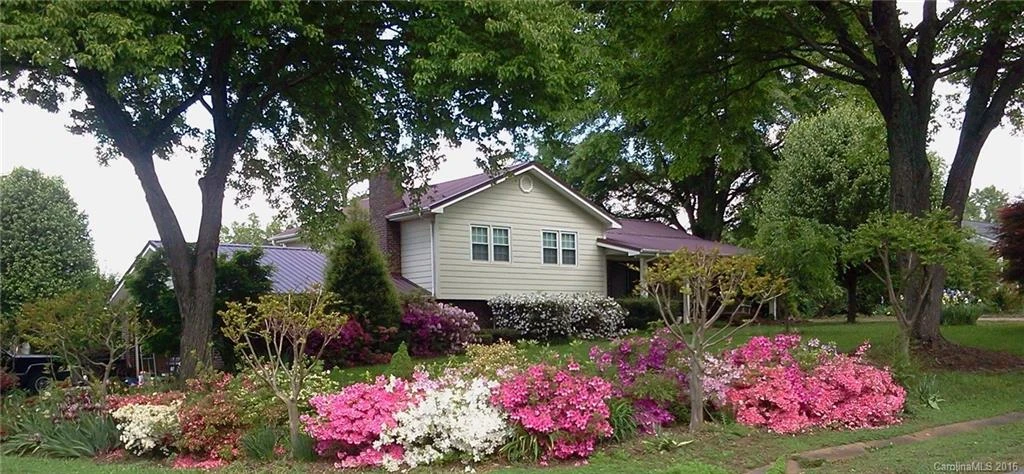 218 Ellington Street