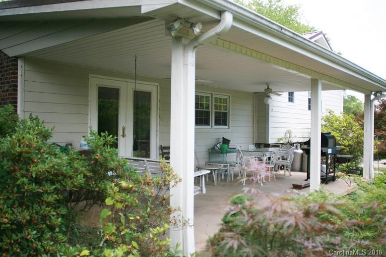 218 Ellington Street - Photo 2