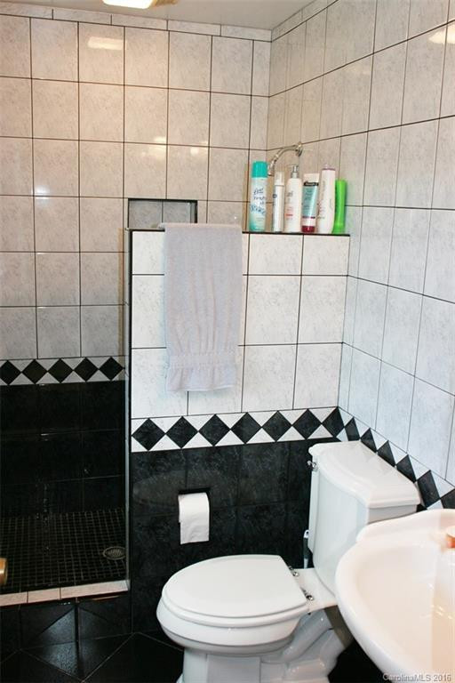 218 Ellington Street - Photo 11