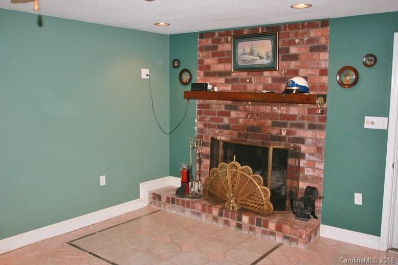 218 Ellington Street - Photo 16