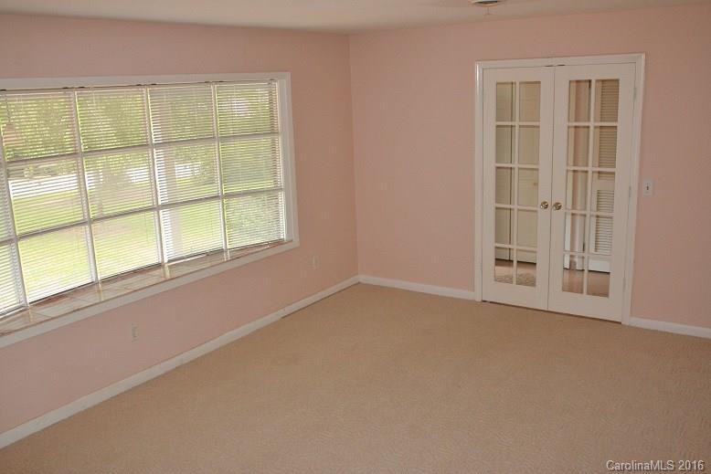 218 Ellington Street - Photo 3