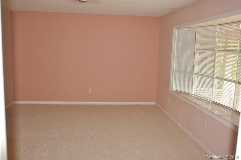218 Ellington Street - Photo 4