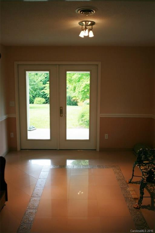 218 Ellington Street - Photo 6
